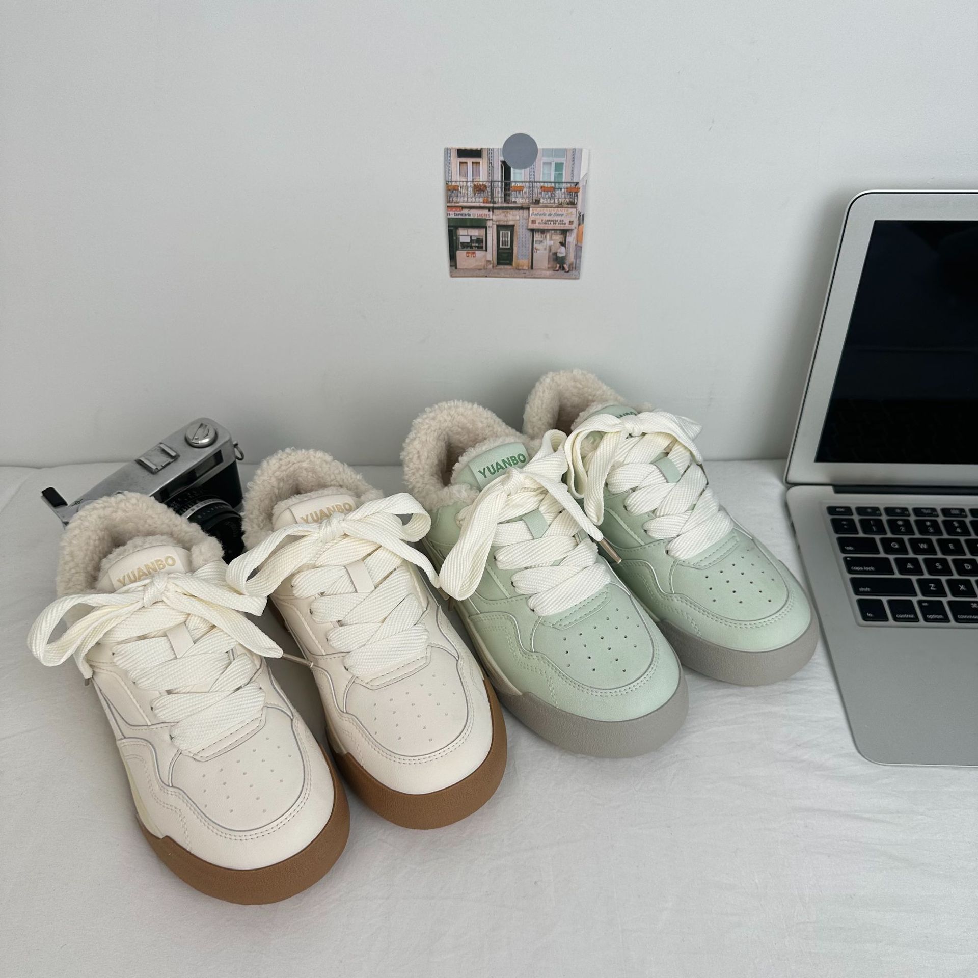 Yuanbo 2025 invierno nuevos zapatos de algodón de corte bajo de las mujeres zapatos de tabla abrigados para estudiantes más zapatos de lona de terciopelo