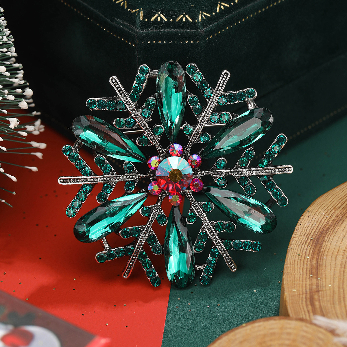 25g Weight Rhinestones Inlay Material Brooches Classification Banquet Occasion Alloy Material Snowflake Pattern All Seasons Season Women's Gender Inlay Design Elegant Style Elegant Pin Snowflake Alloy Inlay Rhinestones Women's Brooches 10