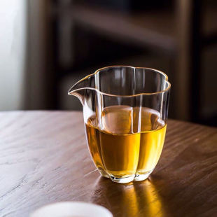 Japanese-style fair Cup heat-resistant glass transparent petal-shaped uniform cup of tea sea separation tea ware kung fu tea ceremony tea set accessories