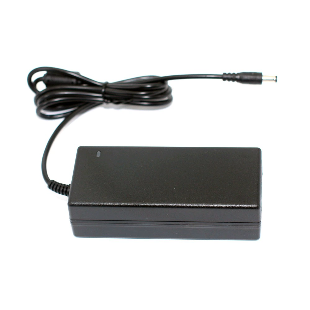 Поставляется адаптер 13.7V4A с сертификацией UL CE CCC KC PSE SAA