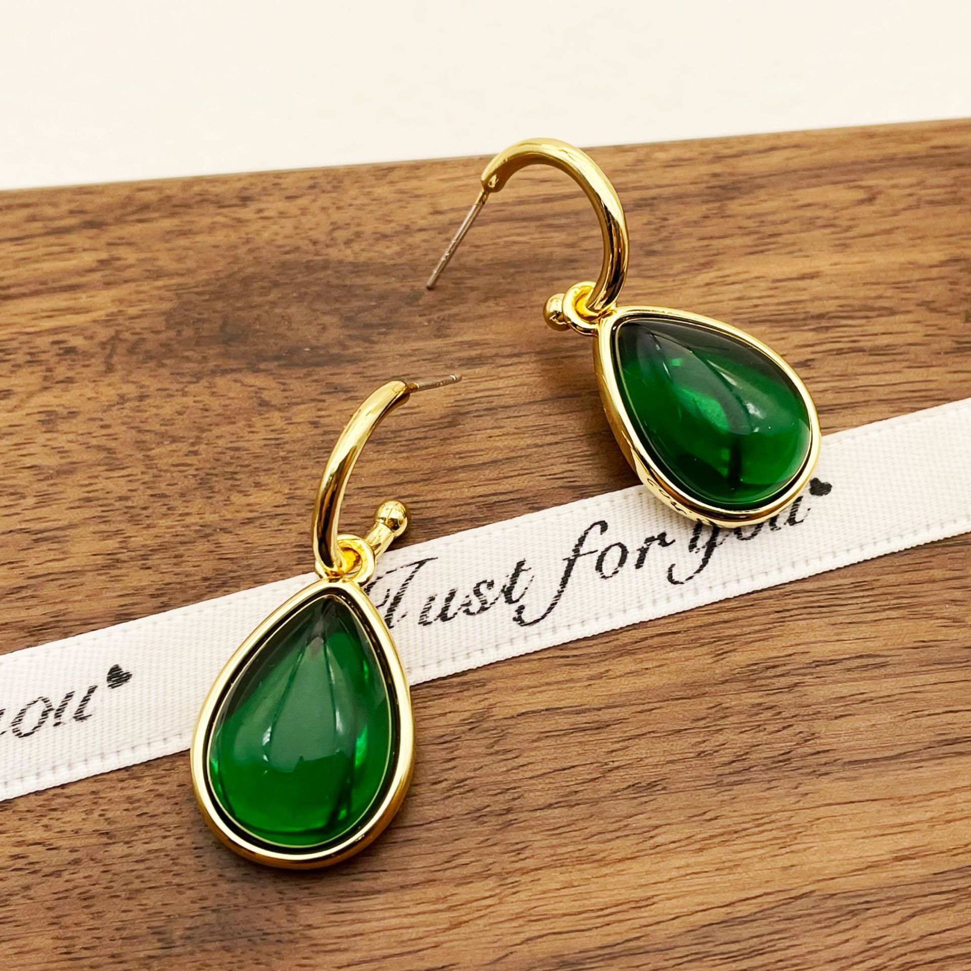 Designer style retro water drop grandmother emerald earrings with a high-end feel, light luxury, and niche design. Medieval earrings_voghion.com