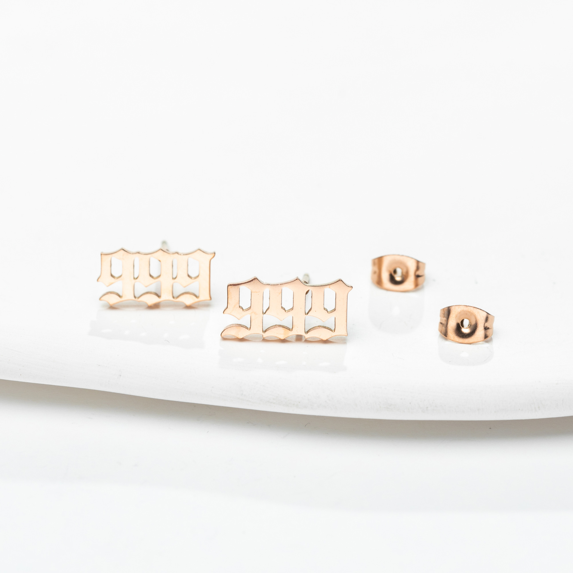 Simple Style Number Stainless Steel Plating Hollow Out Ear Studs 1 Pair