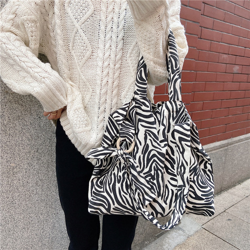 923041 New style literary retro rose flower crossbody bag simple large capacity shoulder cloth bag wholesale