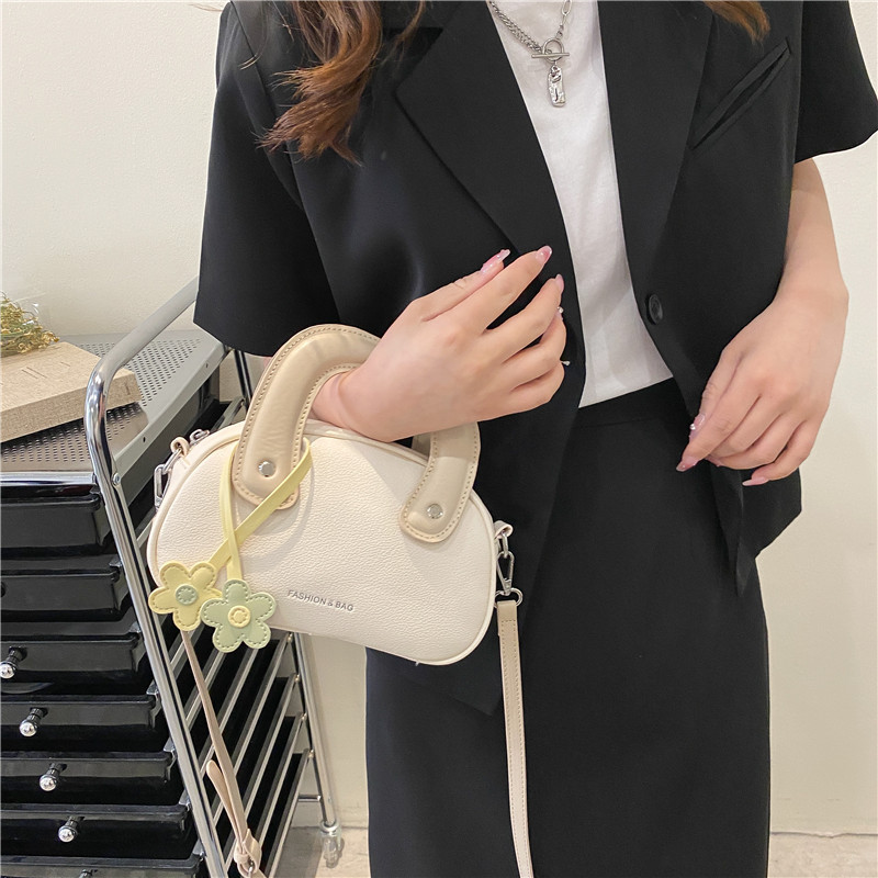 Bolso de moda coreano 2025 verano nuevo bolso femenino lindo bolso de hombro de flores en contraste bolso de mensajero con patrón de lichi