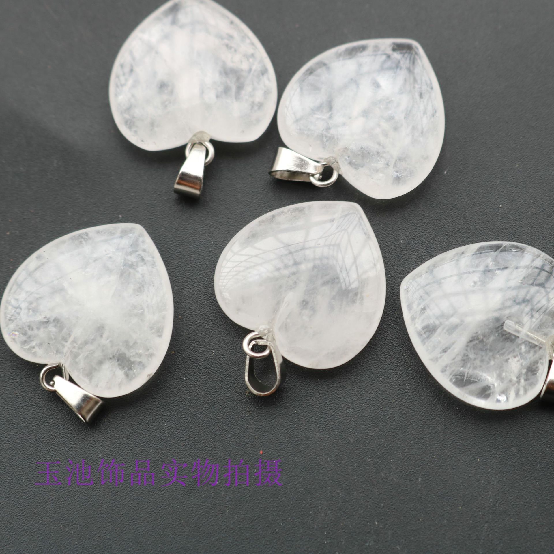 Venta transfronteriza de amor amor amor amoroso colgante verde Dongling pequeño corazón de melocotón colgante orejas accesorios diy