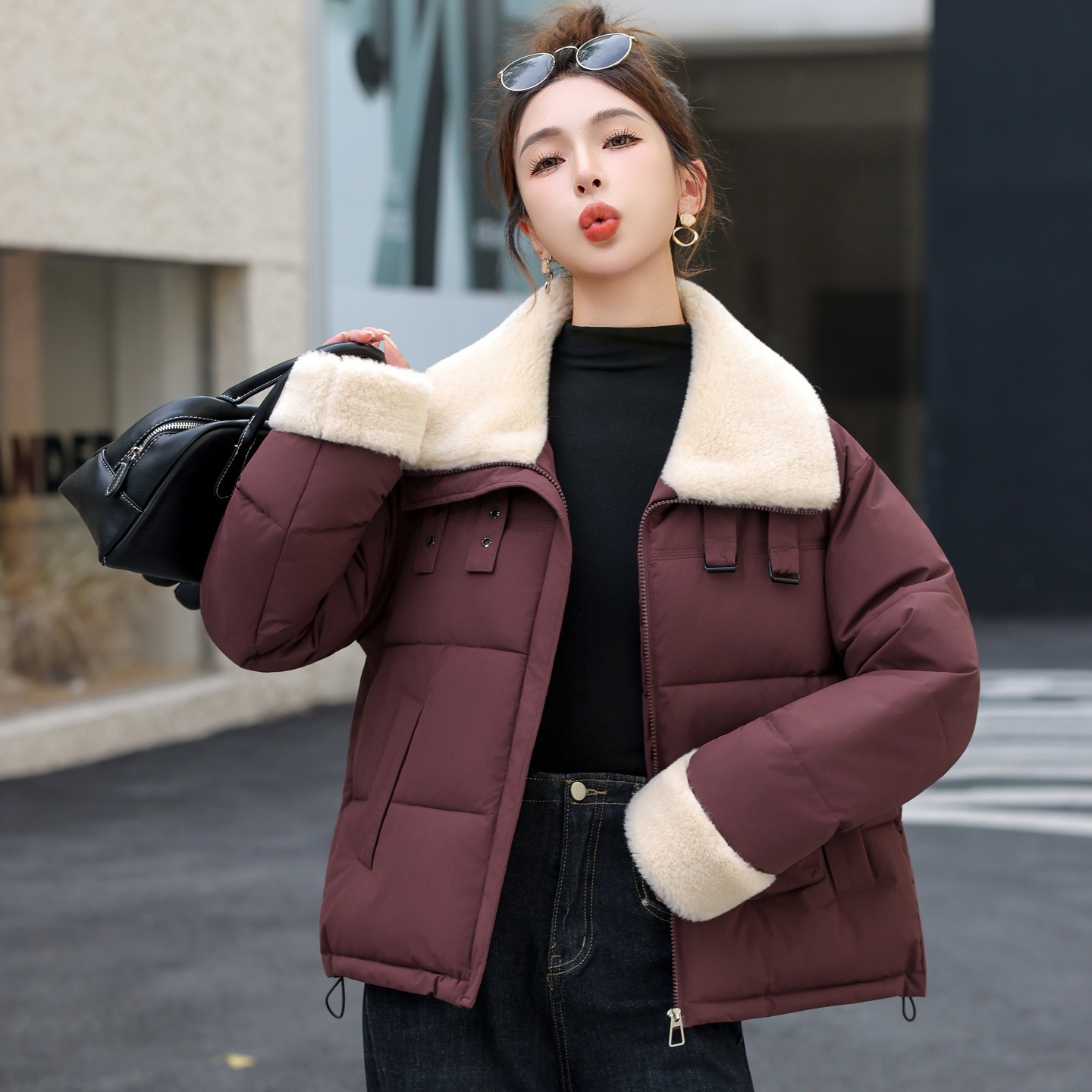 Spot 2025 invierno locomotora coreana estilo de viento casual suelto imitación de cordero calentamiento abrigo de algodón con solapa corta mujer image 10
