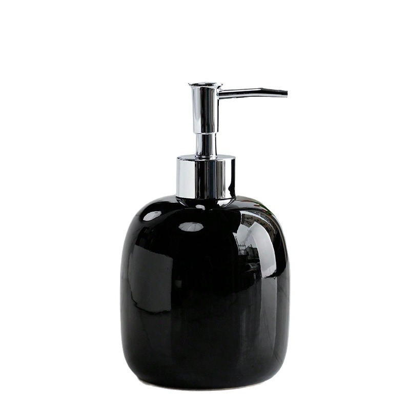 Fabricantes de cerámica de producción de baños de cerámica simple cuatro piezas de baño de apartamentos de hotel baño baño conjunto de baño al por mayor