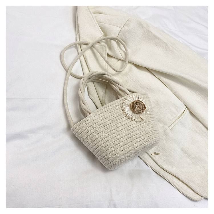 Pastoral Style Handmade Woven Bag Environmentally Friendly Handbag Flower Commuter Shoulder Bag Solid Color Storage Bag Holiday Crossbody Bag