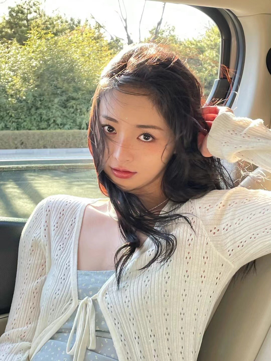 BM wind Brandy same style Zhou Jieqiong White Hollow knitted long sleeve lace-up bm cardigan sunscreen top women's coat