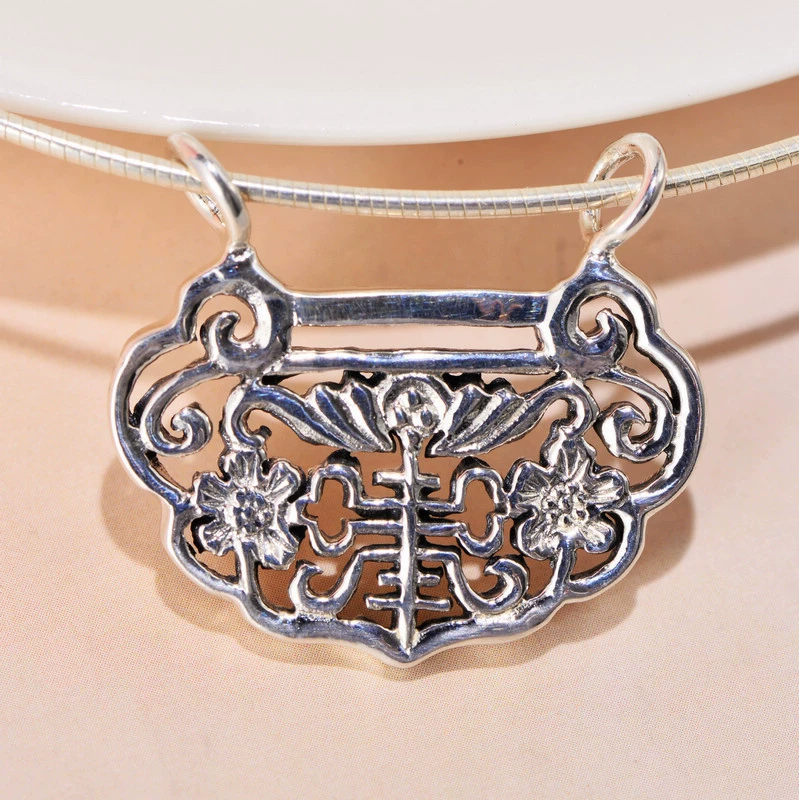小黑 Ethnic retro pendant, sweater, silver 925 sample, ethnic style, longevity lock, silver lock