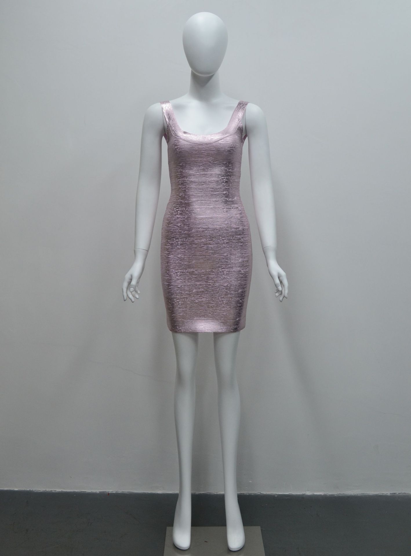 Elegant Low-Cut Bodycon Mini Dress Backless Design Metallic Foil for Parties Clubwear Date Nights Women's Clothing_ecoleips.com