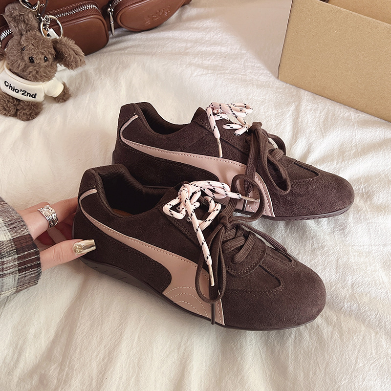 Shoelaces with hidden heel