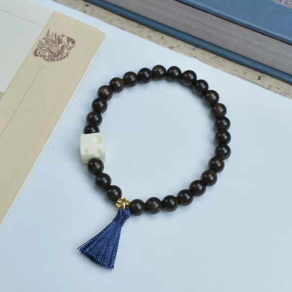ChenGuibao 6mm Naila + Blue Tassel