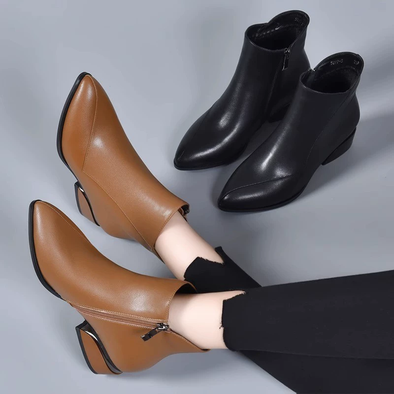 Туфли на низком каблуке с заостренной мамой 2024 осенью и зимой новые бархатные кожаные ботинки для внешней торговли оптом теплая нескользящая женская хлопчатобумажная обувь на складе