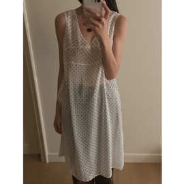 现 2025秋季新款韩国东大门baby酱复古V领波点微透无袖叠穿连衣裙