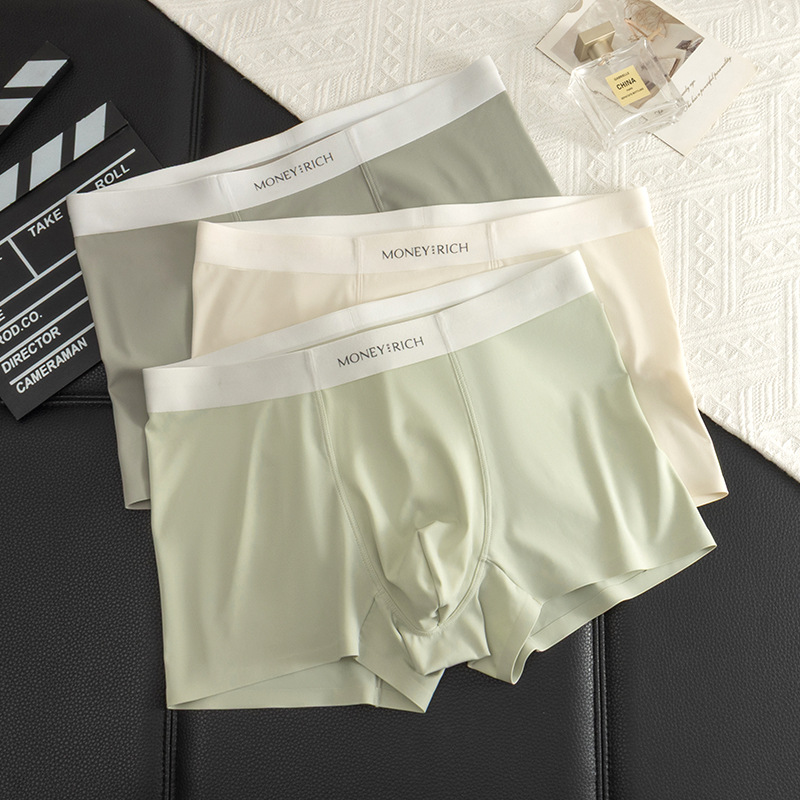 Verano delgado y frío calzoncillos de seda de hielo para hombres, pantalones antibacterianos, entrepierna transpirable sin marcas, pantalones cortos grandes para hombres.