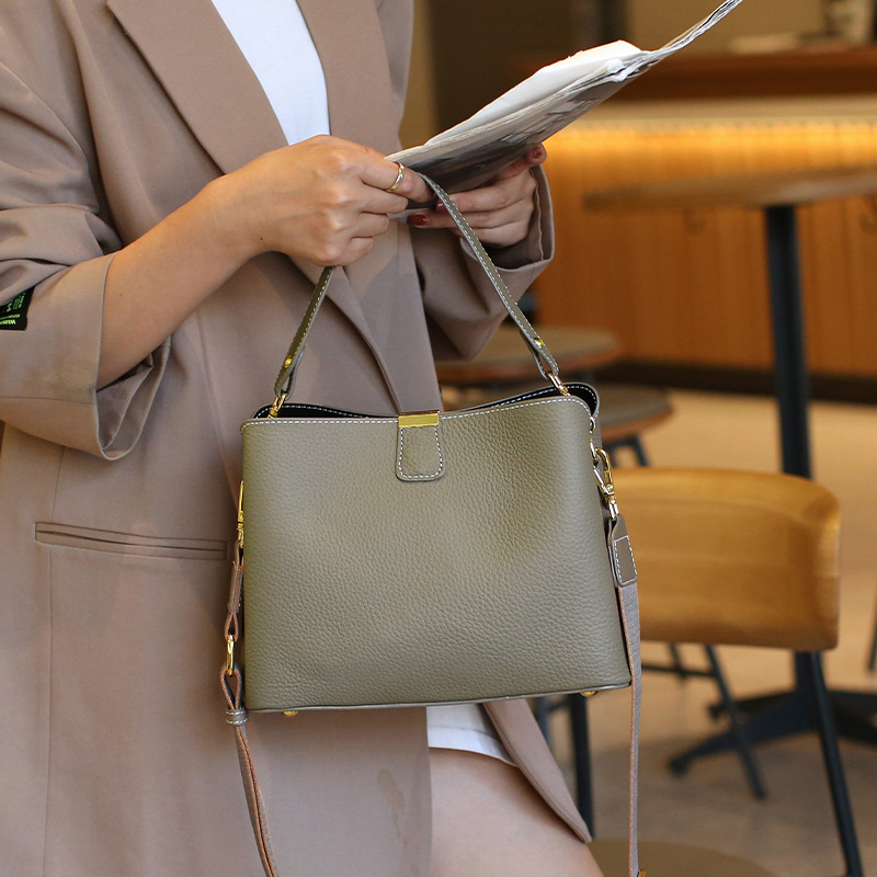 Fashion Cowhide Leather Bag For Women 2025 New Large Capacity Bucket Bag Versatile Commuter Genuine Leather Crossbody Shoulder Handbag - Thumbnail 2