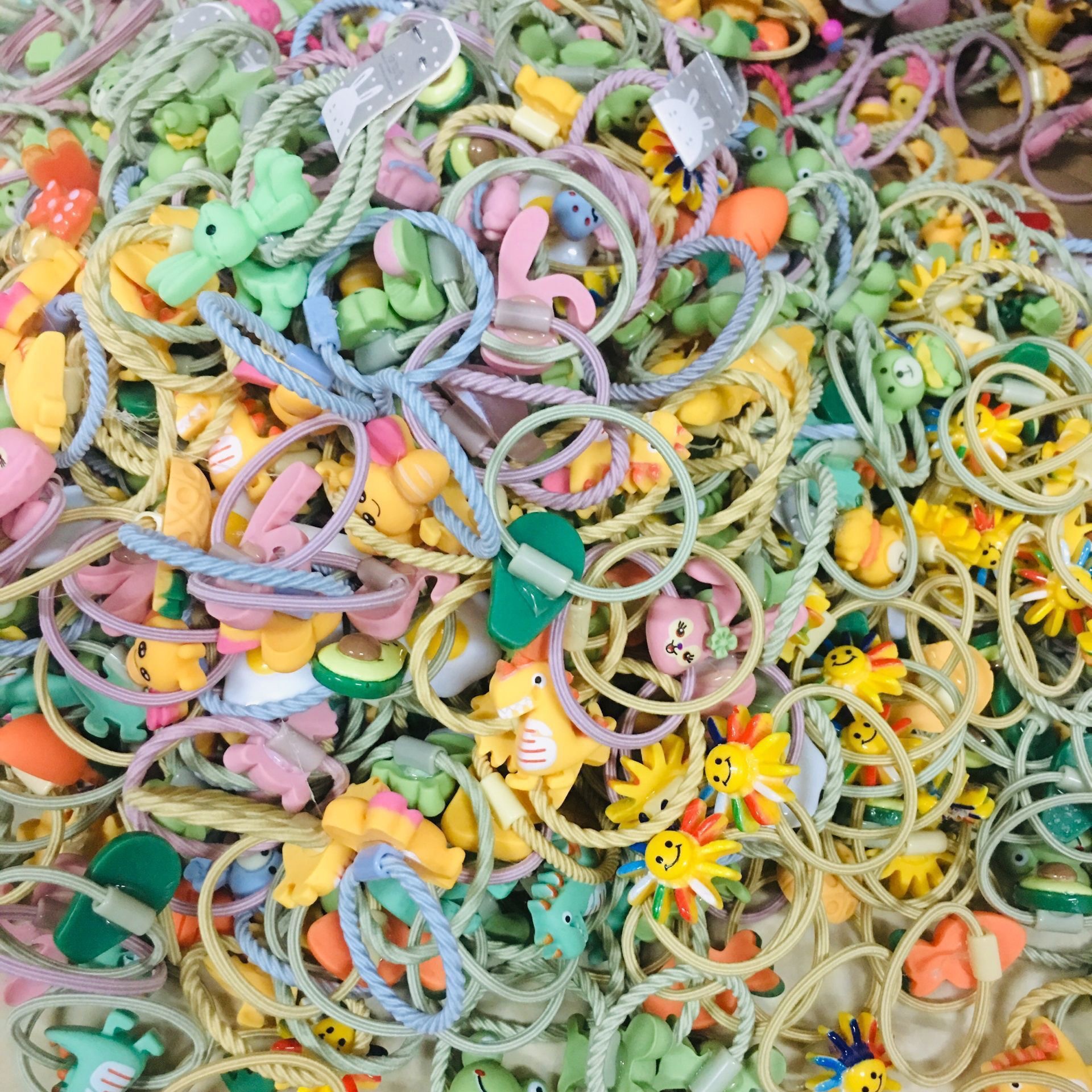 (100 unids) puesto popular banda de pelo para niños nuevo estilo cuerda de pelo de dibujos animados coreano lindo bebé pequeña banda de goma tocado