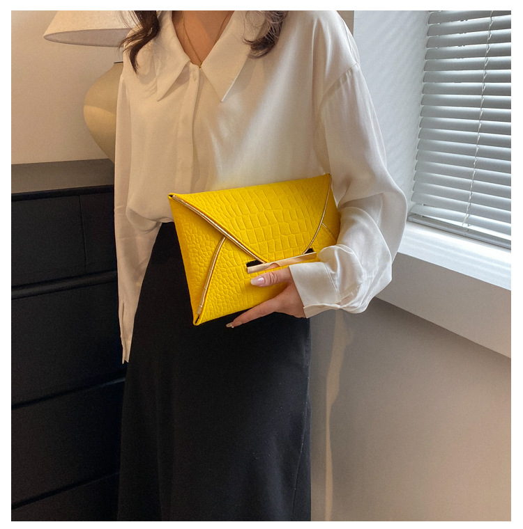 Foreign trade trend new envelope bag 2023 spring contrast color personalized clutch bag fashion simple foreign style women's bag_voghion.com