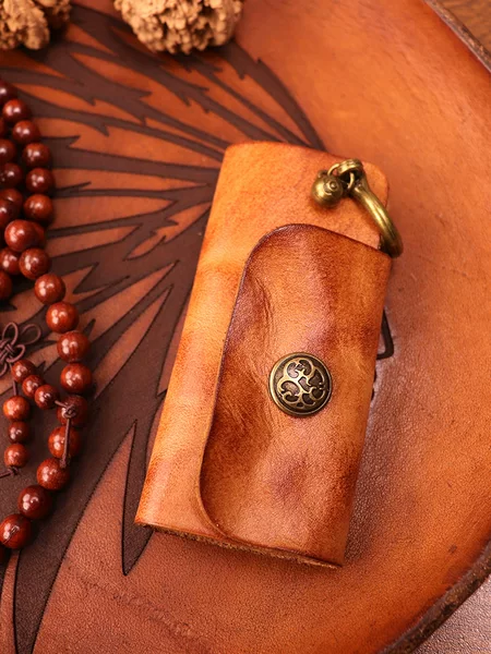 New first layer cowhide vegetable tanned leather key bag men's retro simple distressed pleated hand mini keychain for women