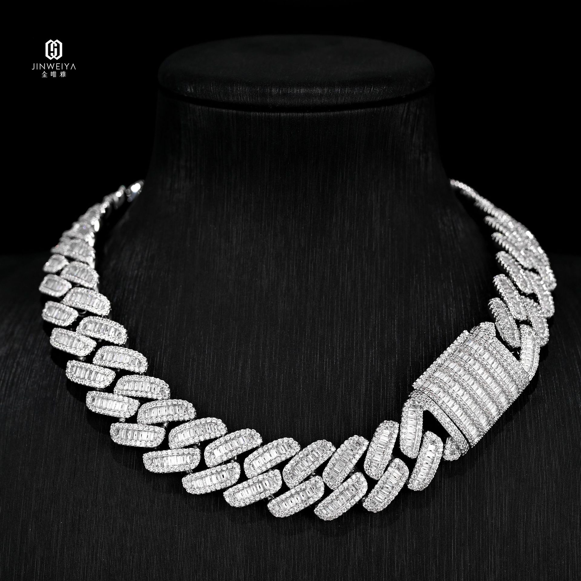 necklace hip-hop style
