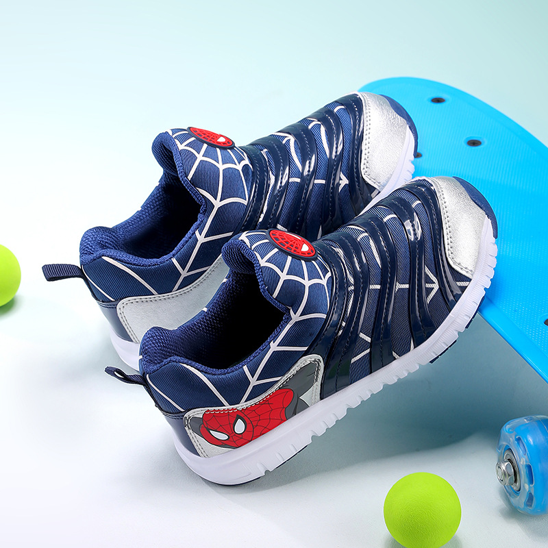 Zapatos infantiles de oruga primavera y verano nuevos zapatos transfronterizos transfronterizos de malla transpirables suaves zapatos deportivos para niños pequeños y medianos zapatos de bebé