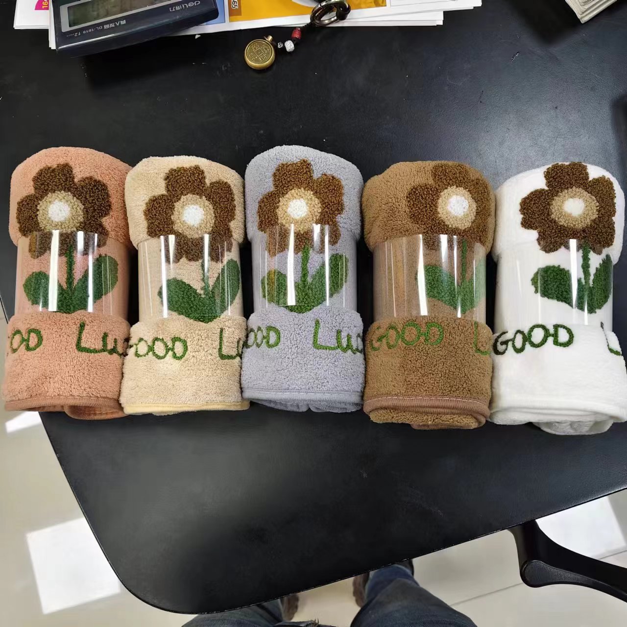 Geblümtes Korallenfleece-Handtuch für Damen und Herren, geeignet für den Heimgebrauch, extra groß, dick, saugfähig, schnelltrocknend, zum Gesichtwaschen_voghion.com