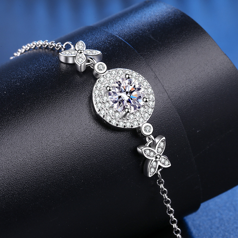 S925 스털링 실버 Moissanite 팔찌 여성용 활 1 캐럿 도금 18K 플래티넘 발렌타인 데이 여자 친구 라이브 선물
