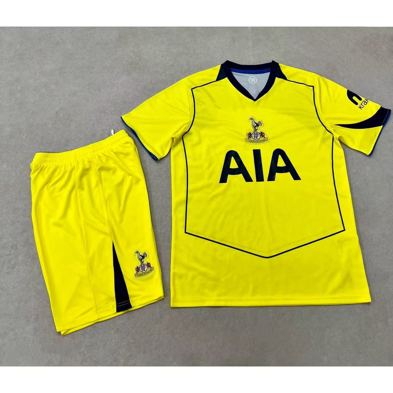 2526 Equipación de visitante del Tottenham Hotspur