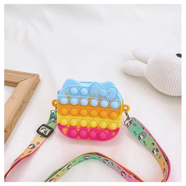 Children's Silicone Bag 2021 New Creative Decompression Small Bag Coin Purse Candy Color Messenger Bag display picture 9