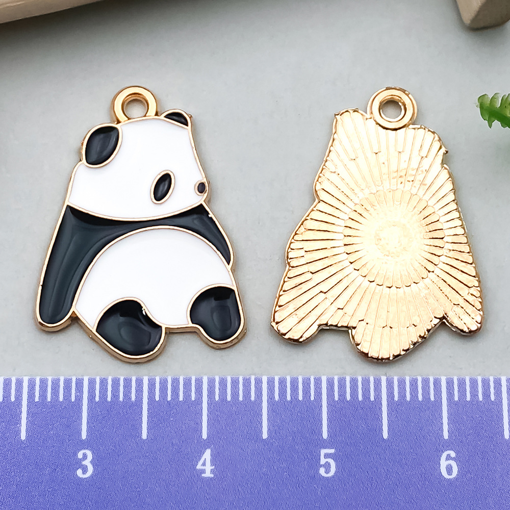 DIY dibujos animados panda bambú goteando aceite de aleación pendientes llavero animal colgante accesorios de joyería decoración de estilo chino