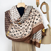 新款直播爆款经典字母棉麻印花围巾女秋冬百搭大牌披肩一件代发