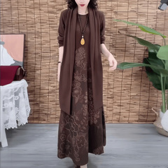 ハイエンドコーナーの新型秋冬ファッション気質中年婦人服ワンピースのロングタイプの隠れ肉が痩せているスカートがマフラーをプレゼントします。