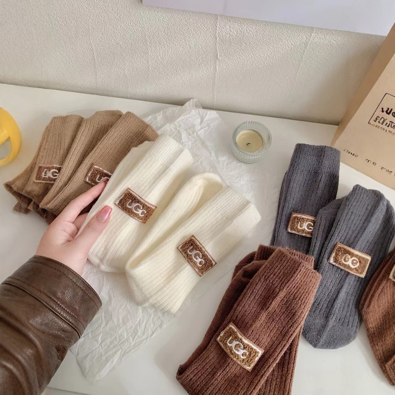 European autumn and winter new warm velvet socks thickened thick line mid-tube socks trendy heel UG Mao Mao standard snow boots socks