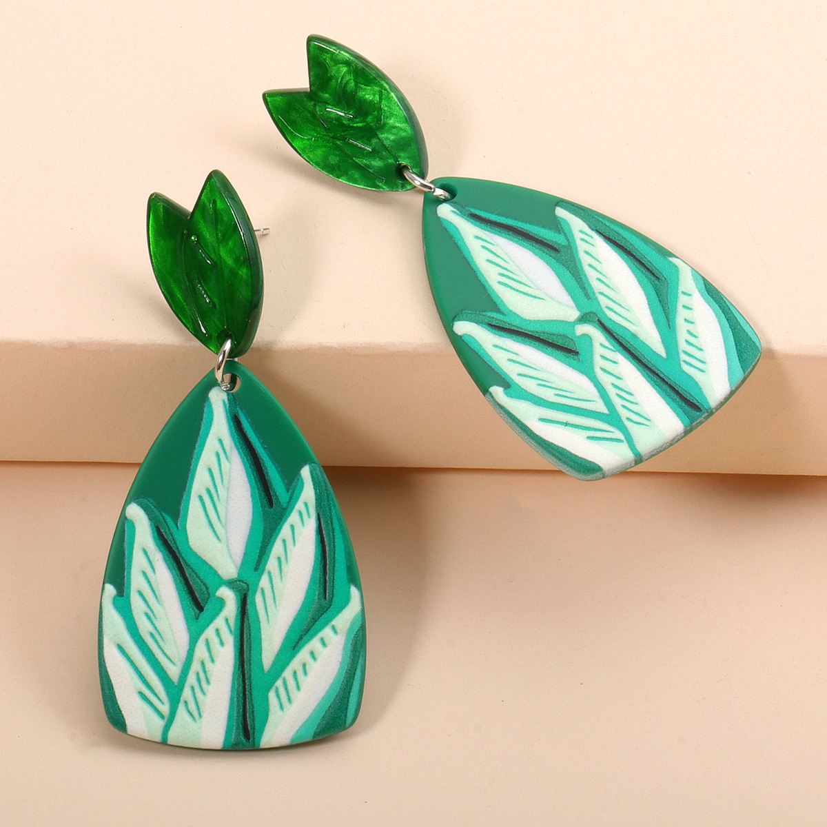 Acrylic Green Leaf Pendant Earrings display picture 3