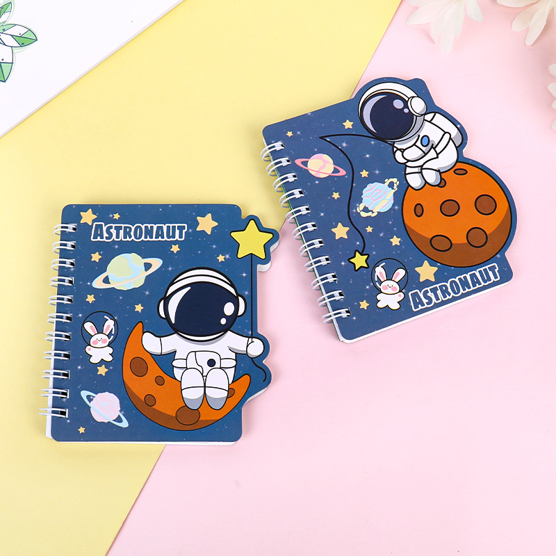 Weibo creativo bobina de dibujos animados libro estudiante astronauta especial pequeño cuaderno lindo kindergarten portátil suministros