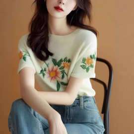 浅绿色花朵印花针织短袖t恤女2025新款夏季多巴胺小个子显瘦