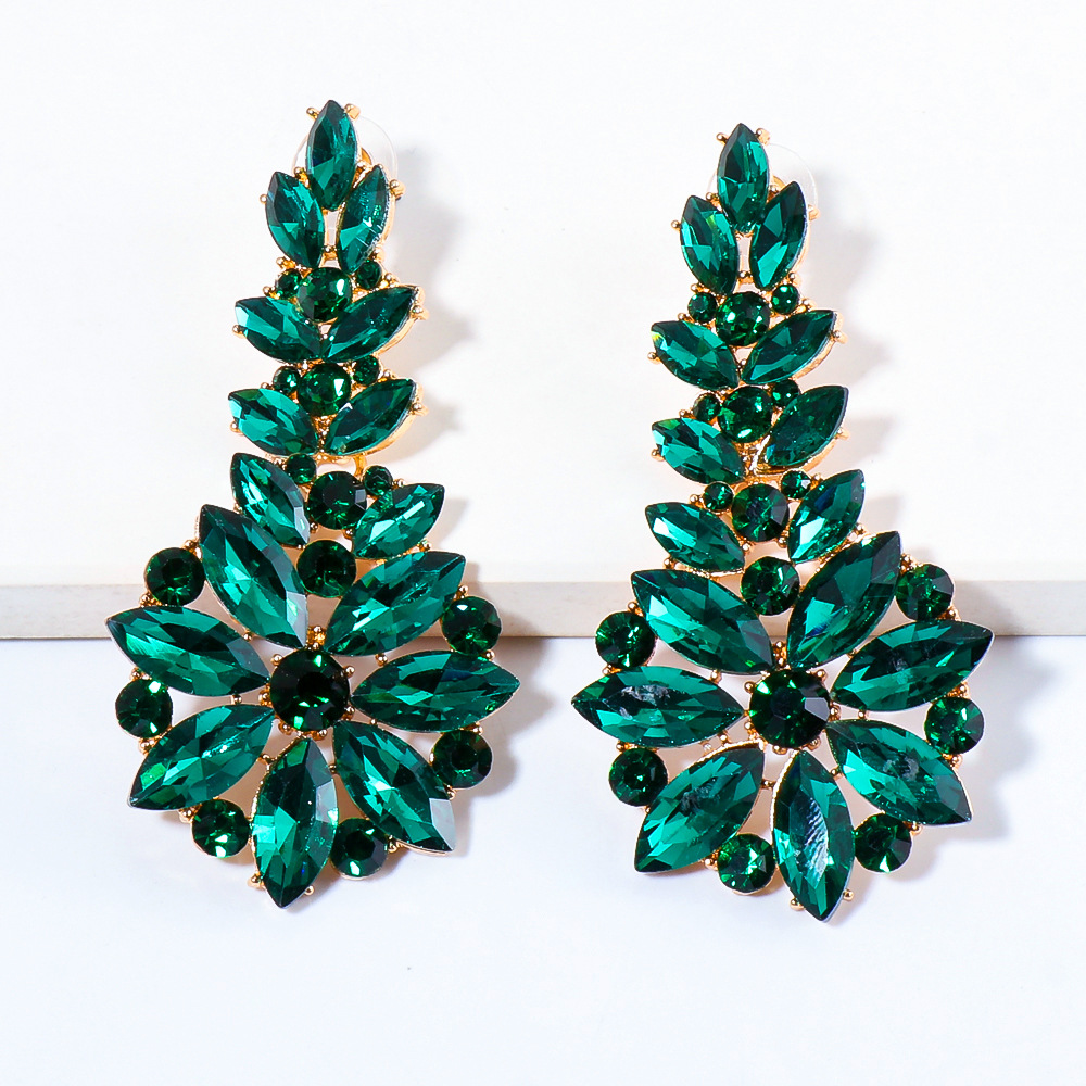 Nihaojewelry Jewelry Wholesale Fashion Geometric Inlaid Colorful Diamond Earrings display picture 24