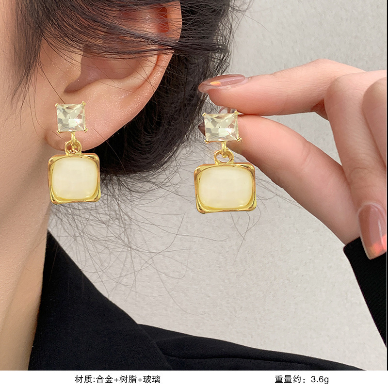 S925銀真珠の花のピアスの女性の贅沢な高級感があります。|undefined