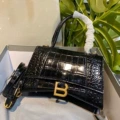 Black crocodile pattern large