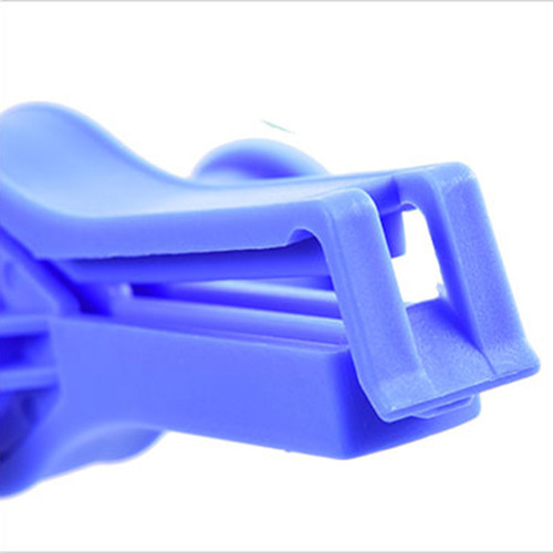 Pocket Seal Clip, Cat Food Seal Clip, Covered Discharge Port, Gravity-Discharge Nozzle