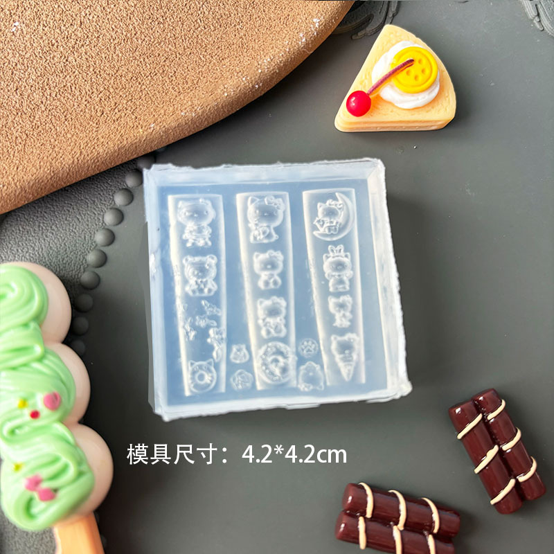 Venta caliente transfronteriza molde de manicura de alta transparencia animal de dibujos animados oso bowknot ramo DIY modelo de manicura en relieve tridimensional