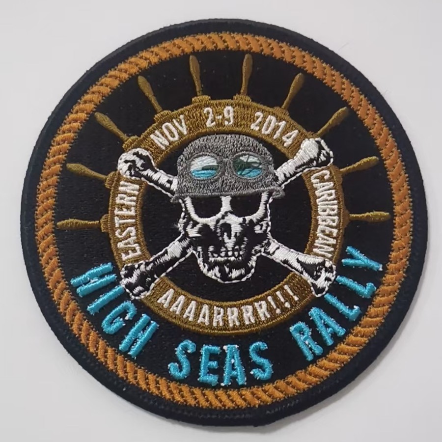 东莞绣花厂高品质布贴绣花标自粘胶定制夜光线章绣片补丁锁边背胶