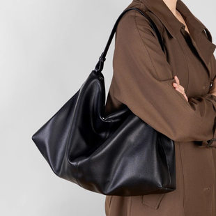 Capacious shoulder bag, leather handheld underarm bag, purse, one-shoulder bag, genuine leather