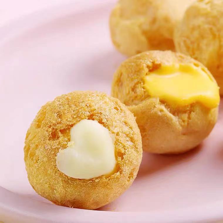 Bai Cao Wei Cream Puffs 60g Box, 24 Pouches of Milk and Pineapple Filled Children's Biscuit Snacks