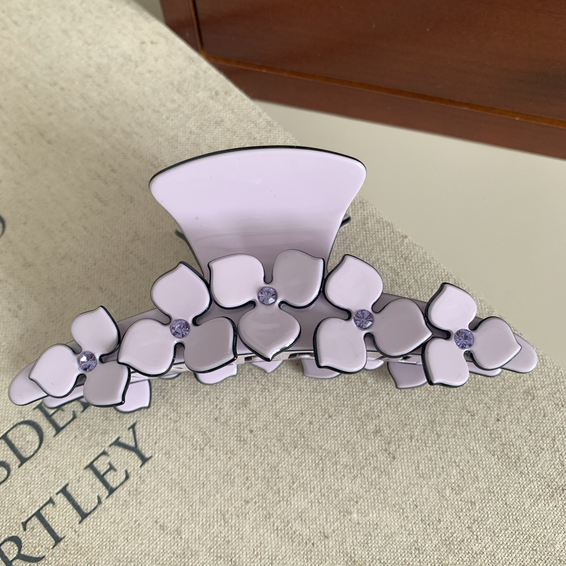 Simple Style, Classic Style Style Simple Style Classic Style Women's Solid Color Acetic Acid Sheets Hair Claws