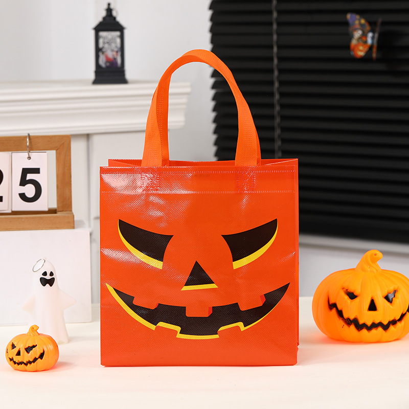 Cartoon Halloween película no tejida bolsa de regalo de compras bolsa de embalaje de gran capacidad bolsa portátil