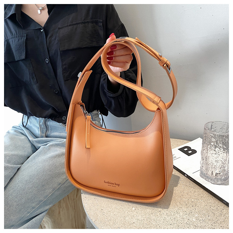 Simple Casual Large-capacity Bucket Bag display picture 5