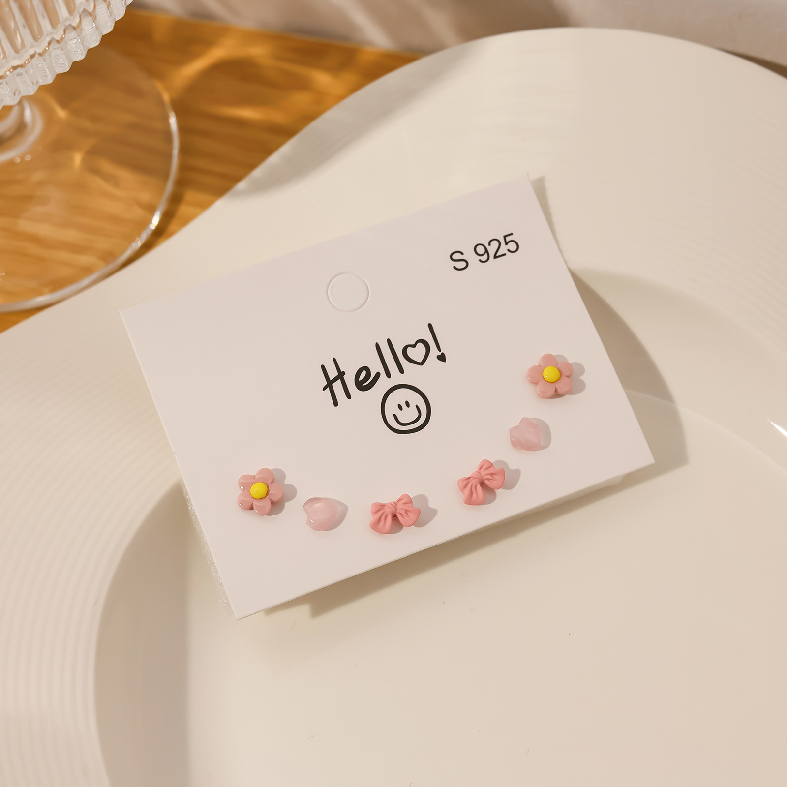 Juego de pendientes de aguja de plata simple y pequeño, combinación de pendientes geométricos de amor, pendientes lindos y dulces de todo fósforo, puesto al por mayor