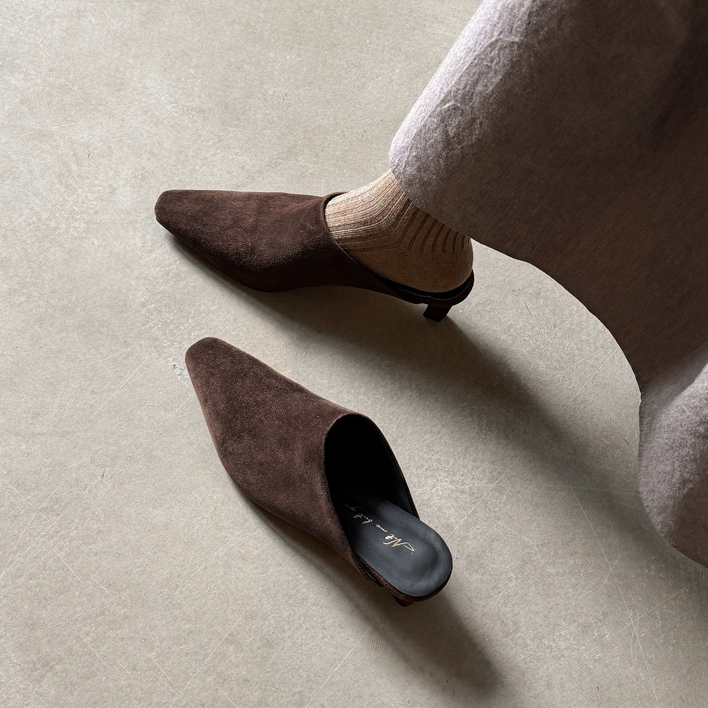 Giày mule nữ da cừu mũi vuông gót 4,5 cm, phong cách Hàn Quốc, dép nửa kéo tiện lợi — màu nâu